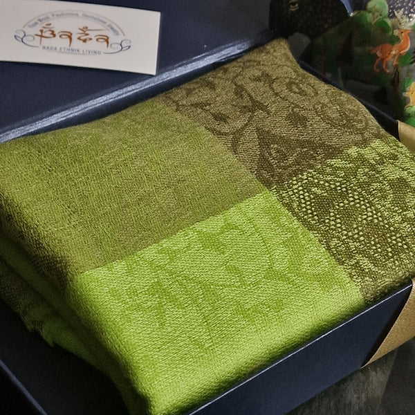 Ultra-Soft Green Paisley Kashmiri Pashmina Scarf Wrap - Pear Green
