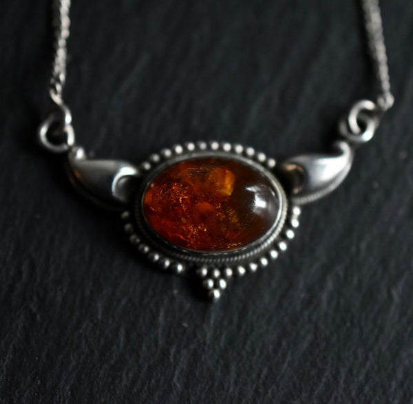 Beautiful Chain Vintage Baltic Amber Pendant Silver Necklace - Baga Ethnik Living