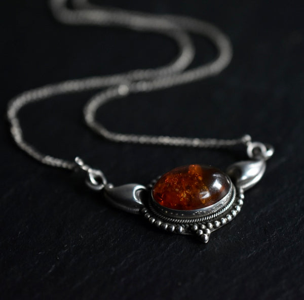 Beautiful Chain Vintage Baltic Amber Pendant Silver Necklace - Baga Ethnik Living