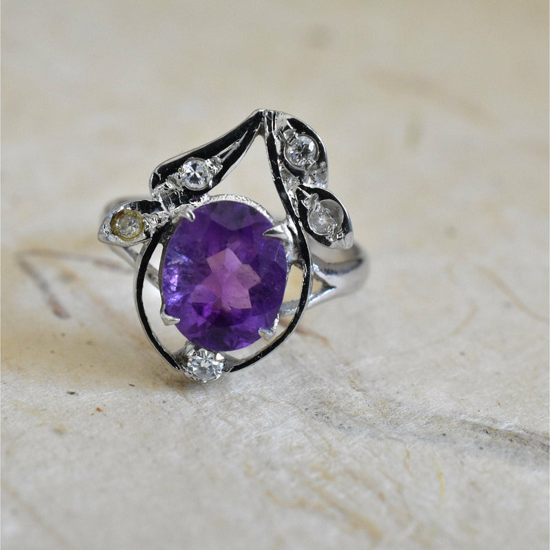 Elegant Amethyst Crystal Ring - Baga Ethnik Living